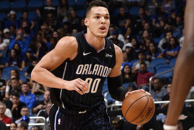 ORLANDO, FL - JANUARY 23: Aaron Gordon #00 of the Orlando Magic handles the ball against the Sacramento Kings on January 23, 2018 at Amway Center in Orlando, Florida. NOTE TO USER: User expressly acknowledges and agrees that, by downloading and or using this photograph, User is consenting to the terms and conditions of the Getty Images License Agreement. Mandatory Copyright Notice: Copyright 2018 NBAE (Photo by Fernando Medina/NBAE via Getty Images)