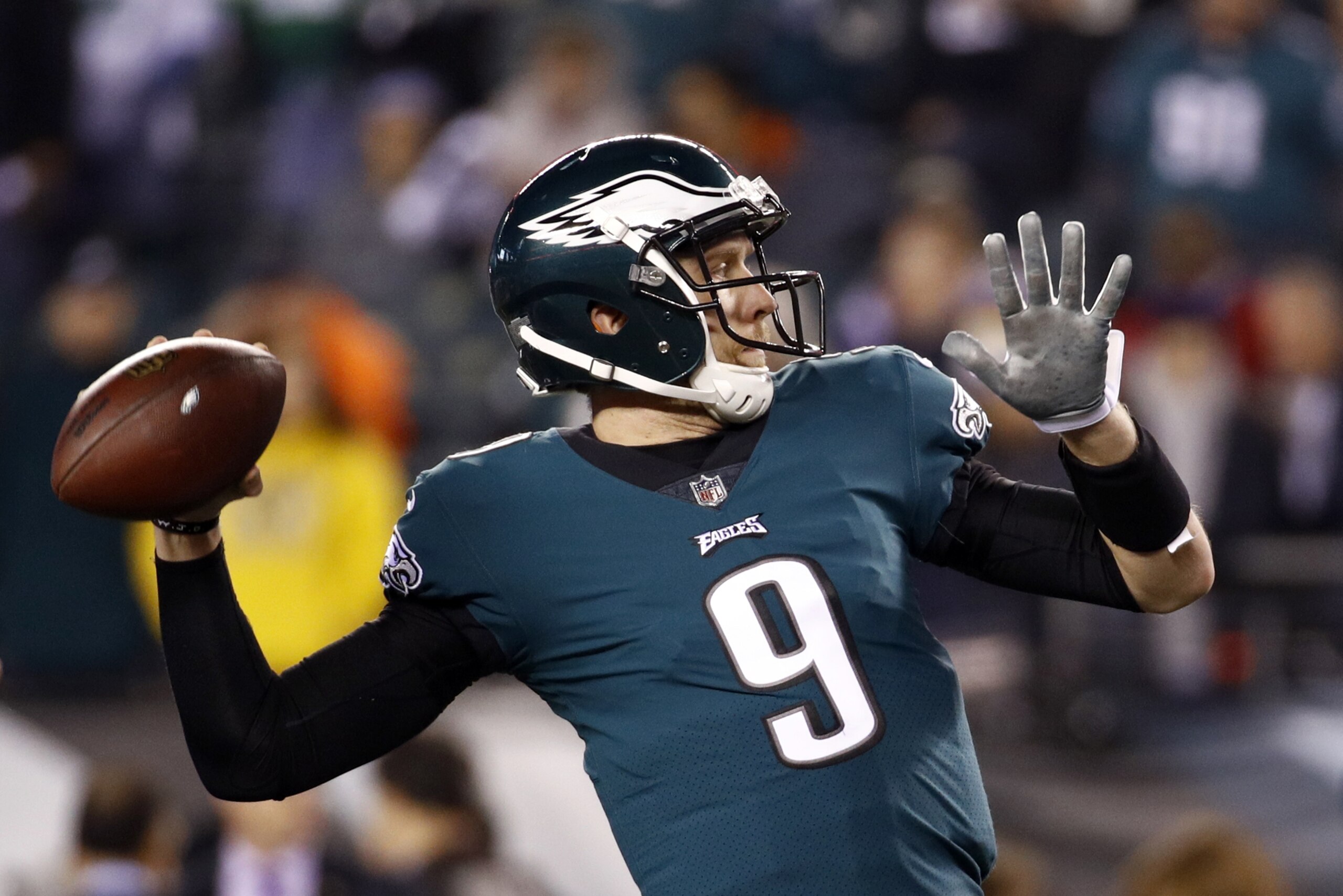 Philadelphia Eagles quarterback Nick Foles warms up before the NFL football NFC championship game against the Minnesota Vikings Sunday, Jan. 21, 2018, in Philadelphia. (AP Photo/Patrick Semansky)