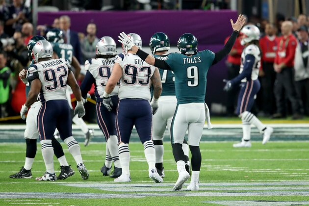 MINNEAPOLIS, MN - FEBRUARY 04:  Nick Foles #9 of the Philadelphia Eagles reacts against the New England Patriots during the fourth quarter in Super Bowl LII at U.S. Bank Stadium on February 4, 2018 in Minneapolis, Minnesota.  (Photo by Andy Lyons/Getty Images)