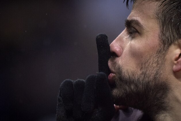 BARCELONA, SPAIN - FEBRUARY 04:  Gerard Pique of Barcelona celebrates after scoring a goal during the La Liga match between Espanyol and Barcelona at Nuevo Estadio de Cornella-El Prat on February 4, 2018 in Barcelona, Spain.  (Photo by Quality Sport Images/Getty Images)