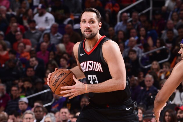 PHOENIX, AZ - JANUARY 12: Ryan Anderson #33 of the Houston Rockets handles the ball during the game against the Phoenix Suns on January 12, 2018 at Talking Stick Resort Arena in Phoenix, Arizona. NOTE TO USER: User expressly acknowledges and agrees that, by downloading and or using this photograph, user is consenting to the terms and conditions of the Getty Images License Agreement. Mandatory Copyright Notice: Copyright 2018 NBAE (Photo by Michael Gonzales/NBAE via Getty Images)