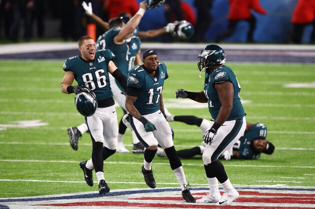 MINNEAPOLIS, MN - FEBRUARY 04: Zach Ertz #86 and Alshon Jeffery #17 of the Philadelphia Eagles  celebrate defeating the New England Patriots 41-33 in Super Bowl LII at U.S. Bank Stadium on February 4, 2018 in Minneapolis, Minnesota.  (Photo by Gregory Shamus/Getty Images)