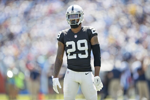NASHVILLE, TN - SEPTEMBER 10:  David Amerson #29 of the Oakland Raiders at the line of scrimmage during a game against the Tennessee Titans at Nissan Stadium on September 10, 2017 in Nashville, Tennessee.  The Raiders defeated the Titans 26-16.  (Photo by Wesley Hitt/Getty Images)