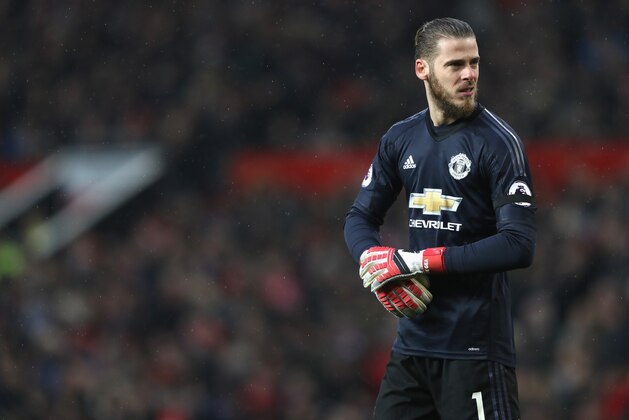 MANCHESTER, ENGLAND - FEBRUARY 03:  David de Gea of Manchester United in action during the Premier League match between Manchester United and Huddersfield Town at Old Trafford on February 3, 2018 in Manchester, England.  (Photo by Mark Thompson/Getty Images)