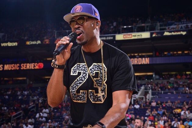 PHOENIX, AZ - OCTOBER 20:  Musician Montell Jordan performs during the game between the Phoenix Suns and the Los Angeles Lakers on October 20, 2017 at Talking Stick Resort Arena in Phoenix, Arizona. NOTE TO USER: User expressly acknowledges and agrees that, by downloading and or using this photograph, user is consenting to the terms and conditions of the Getty Images License Agreement. Mandatory Copyright Notice: Copyright 2017 NBAE (Photo by Michael Gonzales/NBAE via Getty Images)