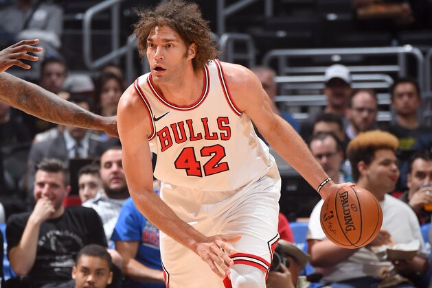 LOS ANGELES, CA - FEBRUARY 3: Robin Lopez #42 of the Chicago Bulls handles the ball against the LA Clippers on February 3, 2018 at STAPLES Center in Los Angeles, California. NOTE TO USER: User expressly acknowledges and agrees that, by downloading and/or using this photograph, user is consenting to the terms and conditions of the Getty Images License Agreement. Mandatory Copyright Notice: Copyright 2018 NBAE (Photo by Andrew D. Bernstein/NBAE via Getty Images)