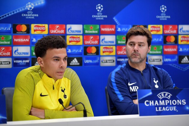 Tottenham Hotspur's English midfielder Dele Alli (L) and Tottenham Hotspur's Argentinian head coach Mauricio Pochettino attend a press conference at Tottenham Hotspur's Enfield Training Centre, north-east of London, on December 5, 2017 on the eve of their UEFA Champions League group H football match against Apoel. / AFP PHOTO / OLLY GREENWOOD        (Photo credit should read OLLY GREENWOOD/AFP/Getty Images)