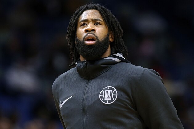 NEW ORLEANS, LA - JANUARY 28:  DeAndre Jordan #6 of the LA Clippers warms up before a game against the New Orleans Pelicans at the Smoothie King Center on January 28, 2018 in New Orleans, Louisiana. NOTE TO USER: User expressly acknowledges and agrees that, by downloading and or using this photograph, User is consenting to the terms and conditions of the Getty Images License Agreement.  (Photo by Jonathan Bachman/Getty Images)