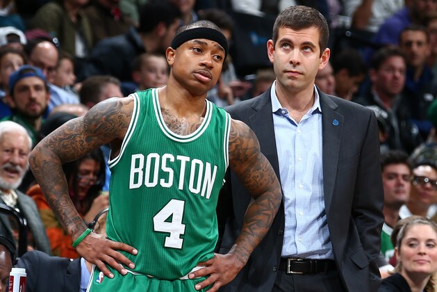 BROOKLYN, NY - NOVEMBER 22: Head coach, Brad Stevens of the Boston Celtics speaks with Isaiah Thomas #4 during the game against the Brooklyn Nets on November 22, 2015 at Barclays Center in Brooklyn, New York. NOTE TO USER: User expressly acknowledges and agrees that, by downloading and or using this Photograph, user is consenting to the terms and conditions of the Getty Images License Agreement. Mandatory Copyright Notice: Copyright 2015 NBAE (Photo by Nathaniel S. Butler/NBAE via Getty Images)