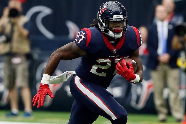 HOUSTON, TX - OCTOBER 15: D'Onta Foreman #27 of the Houston Texans breaks for a long gain against the Cleveland Browns at NRG Stadium on October 15, 2017 in Houston, Texas.  (Photo by Bob Levey/Getty Images)