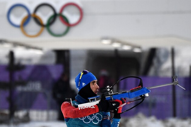 France's Martin Fourcade prepares to shoot during a free practice session ahead of the Pyeongchang 2018 Winter Olympic Games in Pyeongchang on February 7, 2018. / AFP PHOTO / FRANCK FIFE        (Photo credit should read FRANCK FIFE/AFP/Getty Images)