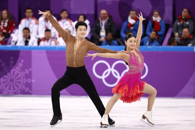 GANGNEUNG, SOUTH KOREA - FEBRUARY 11:  Maia Shibutani and Alex Shibutani of the United States compete in the Figure Skating Team Event - Ice Dance - Short Dance on day two of the PyeongChang 2018 Winter Olympic Games at Gangneung Ice Arena on February 11, 2018 in Gangneung, South Korea.  (Photo by Jamie Squire/Getty Images)