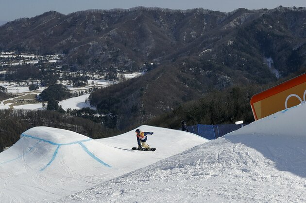 Seppe Smits, of Belgium, runs the course during the men's slopestyle final at Phoenix Snow Park at the 2018 Winter Olympics in Pyeongchang, South Korea, Sunday, Feb. 11, 2018. (AP Photo/Gregory Bull)