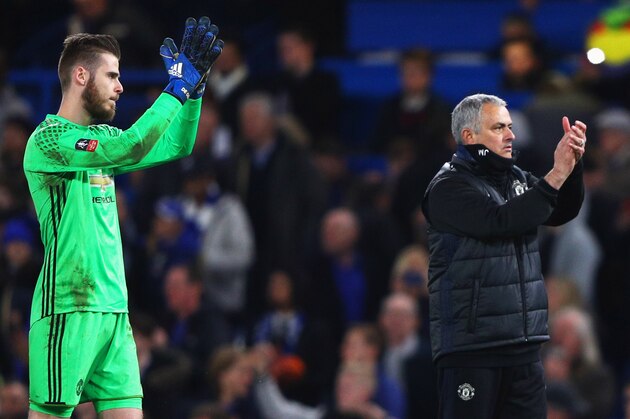 LONDON, ENGLAND - MARCH 13:  David De Gea of Manchester United and Jose Mourinho manager of Manchester United applaud the crowd after during The Emirates FA Cup Quarter-Final match between Chelsea and Manchester United at Stamford Bridge on March 13, 2017 in London, England.  (Photo by Ian Walton/Getty Images)