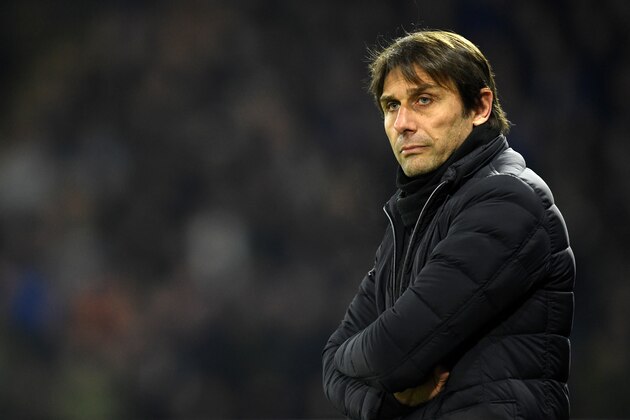 WATFORD, ENGLAND - FEBRUARY 05:  Antonio Conte, Manager of Chelsea reacts during the Premier League match between Watford and Chelsea at Vicarage Road on February 5, 2018 in Watford, England.  (Photo by Michael Regan/Getty Images)