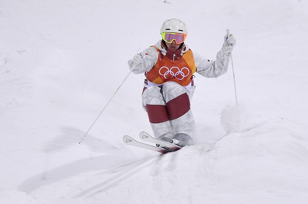 PYEONGCHANG-GUN, SOUTH KOREA - FEBRUARY 12:  Mikael Kingsbury of Canada competes in the Freestyle Skiing Men's Moguls Final on day three of the PyeongChang 2018 Winter Olympic Games at Phoenix Snow Park on February 12, 2018 in Pyeongchang-gun, South Korea.  (Photo by David Ramos/Getty Images)