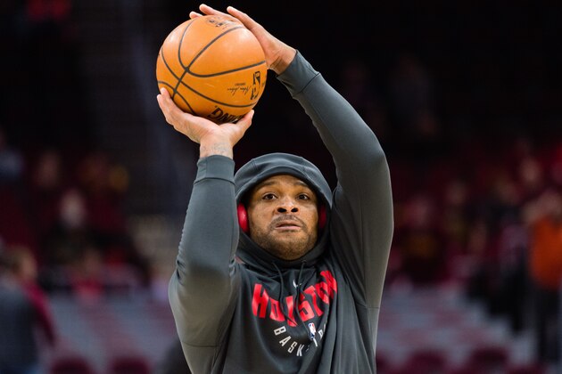 CLEVELAND, OH - FEBRUARY 3: Troy Williams #5 of the Houston Rockets warms up prior to the game against the Cleveland Cavaliers at Quicken Loans Arena on February 3, 2018 in Cleveland, Ohio. NOTE TO USER: User expressly acknowledges and agrees that, by downloading and or using this photograph, User is consenting to the terms and conditions of the Getty Images License Agreement. (Photo by Jason Miller/Getty Images)