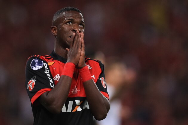 RIO DE JANEIRO, BRAZIL - DECEMBER 13: Vinicius Junior of Flamengo reacts during the second leg of the Copa Sudamericana 2017 final between Flamengo and Independiente at Maracana stadium on December 13, 2017 in Rio de Janeiro, Brazil.  (Photo by Buda Mendes/Getty Images)