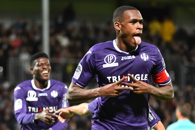 Toulouse's French defender Issa Diop (R) reacts after scoring during  the French L1 football match between Angers (SCO) and Toulouse (TFC), on October 21, 2017, in Raymond-Kopa Stadium, in Angers, northwestern France. / AFP PHOTO / JEAN-FRANCOIS MONIER        (Photo credit should read JEAN-FRANCOIS MONIER/AFP/Getty Images)