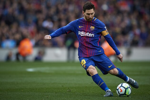 BARCELONA, SPAIN - FEBRUARY 11:  Lionel Messi of Barcelona in action during the La Liga match between Barcelona and Getafe at Camp Nou on February 11, 2018 in Barcelona, Spain.  (Photo by Quality Sport Images/Getty Images)