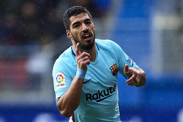 EIBAR, SPAIN - FEBRUARY 17:  Luis Suarez of FC Barcelona celebrates after scoring goal during the La Liga match between Eibar and Barcelona at Estadio Municipal de Ipurua on February 17, 2018 in Eibar, Spain.  (Photo by Juan Manuel Serrano Arce/Getty Images)