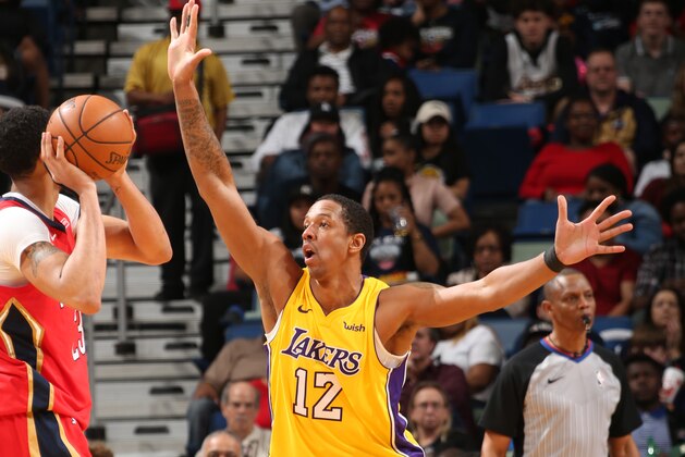 NEW ORLEANS, LA - FEBRUARY 14:  Channing Frye #12 of the Los Angeles Lakers guards the New Orleans Pelicans on February 14, 2018 at the Smoothie King Center in New Orleans, Louisiana. NOTE TO USER: User expressly acknowledges and agrees that, by downloading and or using this Photograph, user is consenting to the terms and conditions of the Getty Images License Agreement. Mandatory Copyright Notice: Copyright 2018 NBAE (Photo by Layne Murdoch/NBAE via Getty Images)