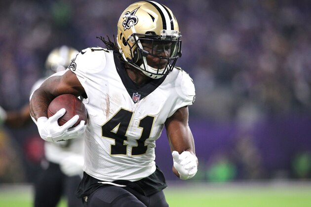 MINNEAPOLIS, MN - JANUARY 14: Alvin Kamara #41 of the New Orleans Saints carries the ball in the second quarter of the NFC Divisional Playoff game against the Minnesota Viking on January 14, 2018 at U.S. Bank Stadium in Minneapolis, Minnesota. (Photo by Adam Bettcher/Getty Images)