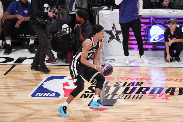 LOS ANGELES, CA - FEBRUARY 17: Spencer Dinwiddie #8 of the Brooklyn Nets handles the ball during the Taco Bell Skills Challenge during State Farm All-Star Saturday Night as part of the 2018 NBA All-Star Weekend on February 17, 2018 at STAPLES Center in Los Angeles, California.  NOTE TO USER: User expressly acknowledges and agrees that, by downloading and/or using this photograph, user is consenting to the terms and conditions of the Getty Images License Agreement.  Mandatory Copyright Notice: Copyright 2018 NBAE (Photo by Joe Murphy/NBAE via Getty Images)