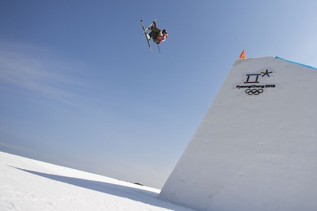 Canada's Evan McEachran competes in the men's ski slopestyle event during the Pyeongchang 2018 Winter Olympic Games at the Phoenix Park in Pyeongchang on February 18, 2018. / AFP PHOTO / LOIC VENANCE        (Photo credit should read LOIC VENANCE/AFP/Getty Images)