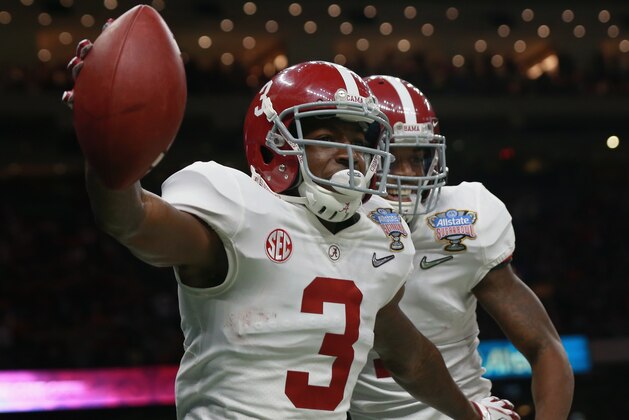 NEW ORLEANS, LA - JANUARY 01:  Calvin Ridley #3 of the Alabama Crimson Tide celebrates a reception for a touchdown with teammates in the first quarter of the AllState Sugar Bowl against the Clemson Tigers at the Mercedes-Benz Superdome on January 1, 2018 in New Orleans, Louisiana.  (Photo by Sean Gardner/Getty Images)