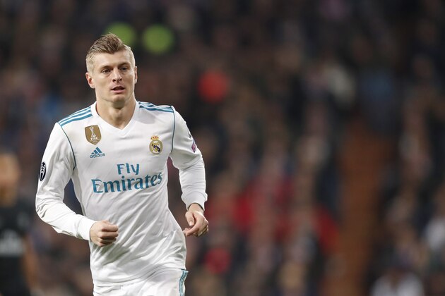 Toni Kroos of Real Madrid during the UEFA Champions League round of 16 match between Real Madrid and Paris Saint-Germain at the Santiago Bernabeu stadium on February 14, 2018 in Madrid, Spain(Photo by VI Images via Getty Images)