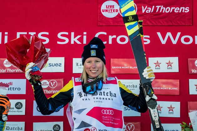 Swedish skier Sandra Naeslund celebrates after winning  the FIS Women Ski Cross World Cup on December 7, 2017 at the Val-Thorens ski resort in the French Alps. / AFP PHOTO / JEFF PACHOUD        (Photo credit should read JEFF PACHOUD/AFP/Getty Images)