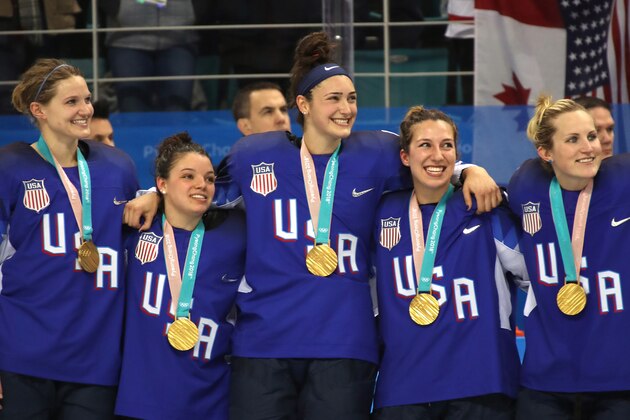 GANGNEUNG, SOUTH KOREA - FEBRUARY 22:  Gold medal winners the United States celebrate after defeating Canada in a shootout in the Women's Gold Medal Game on day thirteen of the PyeongChang 2018 Winter Olympic Games at Gangneung Hockey Centre on February 22, 2018 in Gangneung, South Korea.  (Photo by Bruce Bennett/Getty Images)