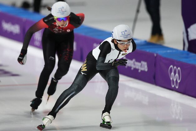 GANGNEUNG, SOUTH KOREA - FEBRUARY 24:  Nana Takagi of Japan competes during the Ladies' Speed Skating Mass Start Semifinal 1 on day 15 of the PyeongChang 2018 Winter Olympic Games at Gangneung Oval on February 24, 2018 in Gangneung, South Korea.  (Photo by Ronald Martinez/Getty Images)