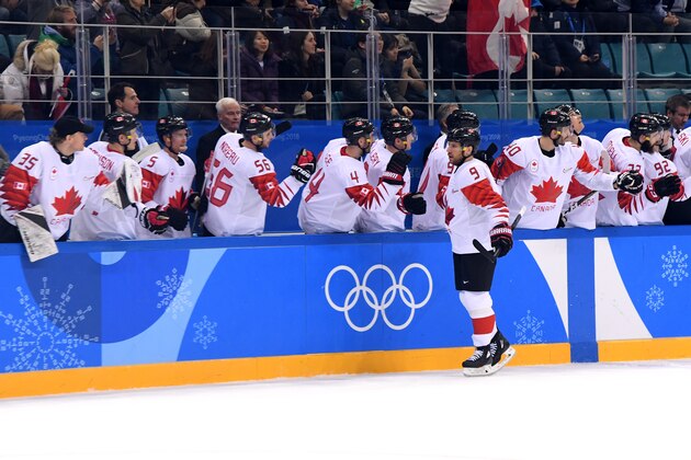 GANGNEUNG, SOUTH KOREA - FEBRUARY 24:  Derek Roy #9 of Canada celebrates with teammates after scoring in the first period against Czech Republic during the Men's Bronze Medal Game on day fifteen of the PyeongChang 2018 Winter Olympic Games at Gangneung Hockey Centre on February 24, 2018 in Gangneung, South Korea.  (Photo by Harry How/Getty Images)