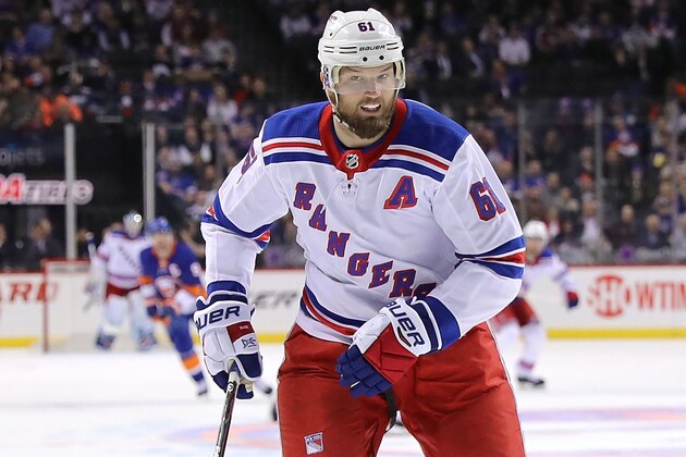 NEW YORK, NY - FEBRUARY 15: Rick Nash #61 of the New York Rangers chases the puck in the third period against the New York Islanders during their game at Barclays Center on February 15, 2018 in the Brooklyn borough of New York City.  (Photo by Abbie Parr/Getty Images)