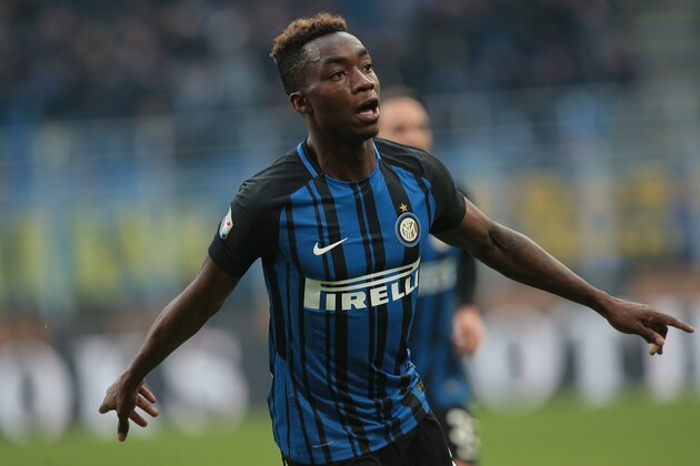 MILAN, ITALY - FEBRUARY 11:  Yann Karamoh of FC Internazionale Milano celebrates his goal during the serie A match between FC Internazionale and Bologna FC at Stadio Giuseppe Meazza on February 11, 2018 in Milan, Italy.  (Photo by Emilio Andreoli/Getty Images)