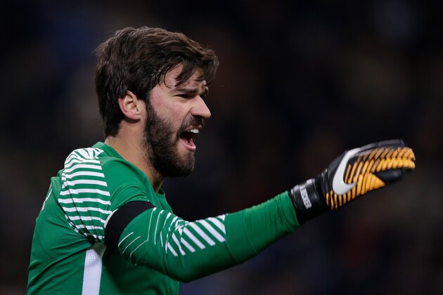 MILAN, ITALY - JANUARY 21: Alisson Becker of AS Roma during the Italian Serie A   match between Internazionale v AS Roma at the San Siro on January 21, 2018 in Milan Italy (Photo by Jeroen Meuwsen/Soccrates/Getty Images)