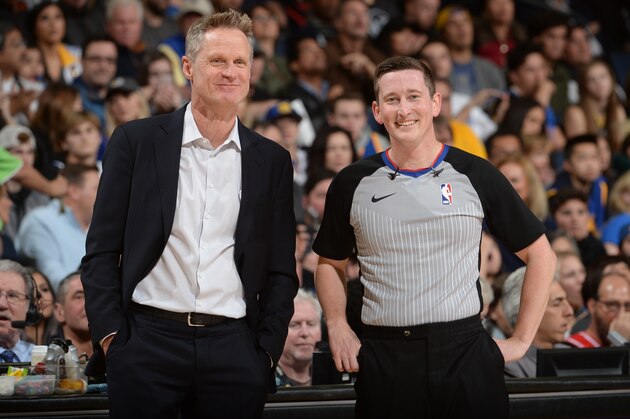 OAKLAND, CA - DECEMBER 30:   Steve Kerr of the Golden State Warriors and NBA referee Nick Buchert during the game between the Memphis Grizzlies and Golden State Warriors on December 30, 2017 at ORACLE Arena in Oakland, California. NOTE TO USER: User expressly acknowledges and agrees that, by downloading and or using this photograph, user is consenting to the terms and conditions of Getty Images License Agreement. Mandatory Copyright Notice: Copyright 2017 NBAE (Photo by Noah Graham/NBAE via Getty Images)