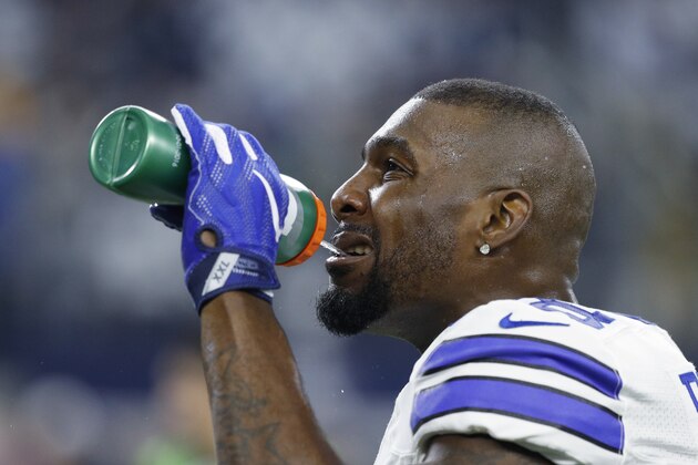 ARLINGTON, TX - JANUARY 15: Dez Bryant #88 of the Dallas Cowboys takes a drink of Gatorade before the NFC Divisional Playoff game against the Green Bay Packers at AT&T Stadium on January 15, 2017 in Arlington, Texas. The Packers defeated the Cowboys 34-31. (Photo by Joe Robbins/Getty Images)