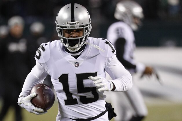 Oakland Raiders' Michael Crabtree in action during an NFL football game against the Philadelphia Eagles, Monday, Dec. 25, 2017, in Philadelphia. Philadelphia won 19-10. (AP Photo/Chris Szagola)