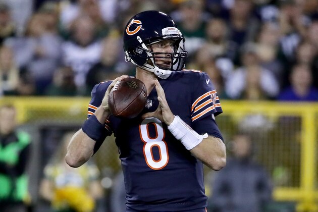 GREEN BAY, WI - SEPTEMBER 28:  Mike Glennon #8 of the Chicago Bears drops back to pass in the second quarter against the Green Bay Packers at Lambeau Field on September 28, 2017 in Green Bay, Wisconsin.  (Photo by Jonathan Daniel/Getty Images)