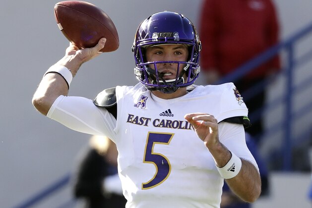 East Carolina quarterback Gardner Minshew passes during the first half of an NCAA college football game against Memphis, Saturday, Nov. 25, 2017, in Memphis, Tenn. (AP Photo/Mark Humphrey)