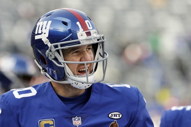 New York Giants quarterback Eli Manning (10) before an NFL football game against the Washington Redskins Sunday, Dec. 31, 2017, in East Rutherford, N.J. (AP Photo/Mark Lennihan)