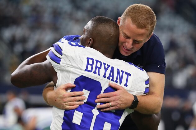 ARLINGTON, TX - JANUARY 15:  Dez Bryant #88 of the Dallas Cowboys and Head coach Jason Garrett are seen on the field during warmups prior to the NFC Divisional Playoff game against the Green Bay Packers at AT&T Stadium on January 15, 2017 in Arlington, Texas.  (Photo by Tom Pennington/Getty Images)