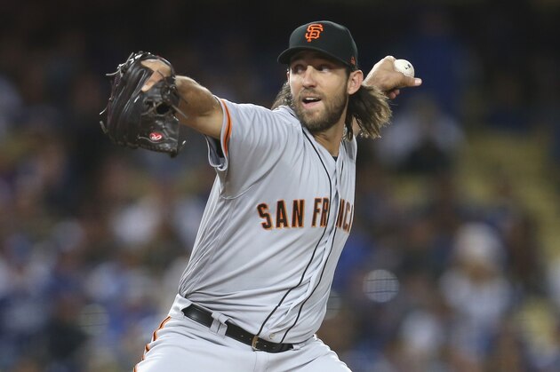 LOS ANGELES, CA - SEPTEMBER 23:  Madison Bumgarner #40 of the San Francisco Giants throws a pitch in the fourth inning against the Los Angeles Dodgers at Dodger Stadium on September 23, 2017 in Los Angeles, California.  (Photo by Stephen Dunn/Getty Images)