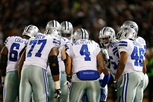 OAKLAND, CA - DECEMBER 17: Quarterback Dak Prescott #4 of the Dallas Cowboys calls a play in the huddle during the game against the Oakland Raiders at Oakland-Alameda County Coliseum on December 17, 2017 in Oakland, California. (Photo by Lachlan Cunningham/Getty Images)