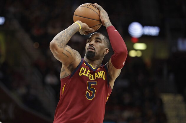 Cleveland Cavaliers' JR Smith shoots against the Detroit Pistons in the first half of an NBA basketball game, Sunday, Jan. 28, 2018, in Cleveland. (AP Photo/Tony Dejak)