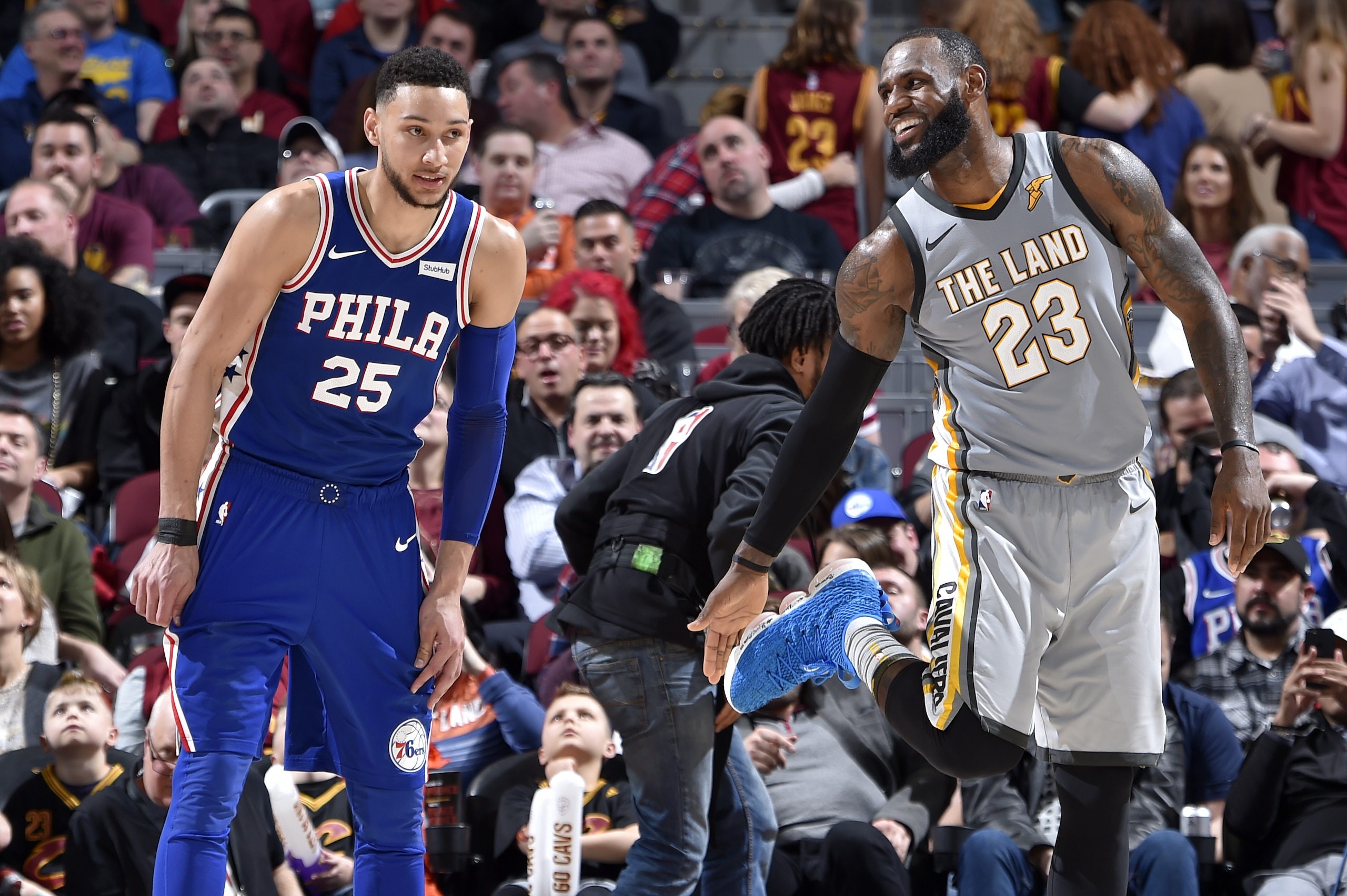 CLEVELAND, OH - MARCH 1:  LeBron James #23 of the Cleveland Cavaliers and Ben Simmons #25 of the Philadelphia 76ers talk during the game on March 1, 2018 at Quicken Loans Arena in Cleveland, Ohio. NOTE TO USER: User expressly acknowledges and agrees that, by downloading and/or using this Photograph, user is consenting to the terms and conditions of the Getty Images License Agreement. Mandatory Copyright Notice: Copyright 2018 NBAE (Photo by David Liam Kyle/NBAE via Getty Images)