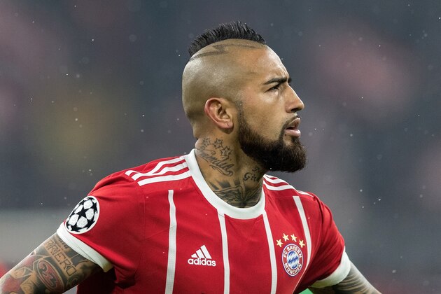 MUNICH, GERMANY - FEBRUARY 20:  Arturo Vidal of FC Bayern Muenchen looks on during the UEFA Champions League Round of 16 First Leg match between     Bayern Muenchen and Besiktas at Allianz Arena on February 20, 2018 in Munich, Germany.  (Photo by Boris Streubel/Getty Images)
